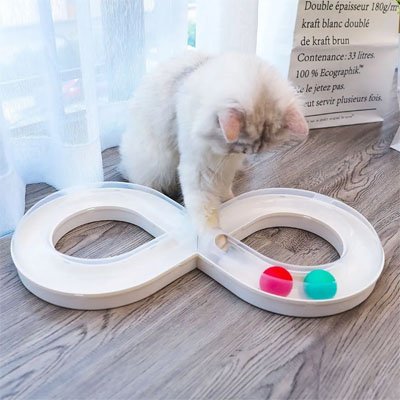 Jouet chat forme en huit intrigant